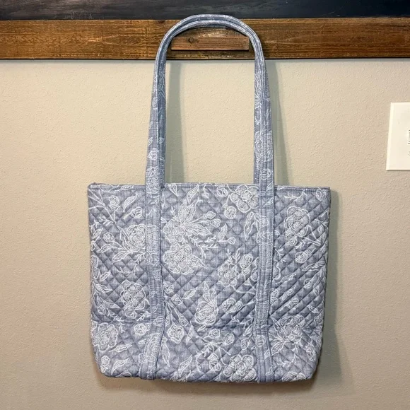 VERA BRADLEY ICONIC VERA TOTE PARK LACE - Picture 3 of 8